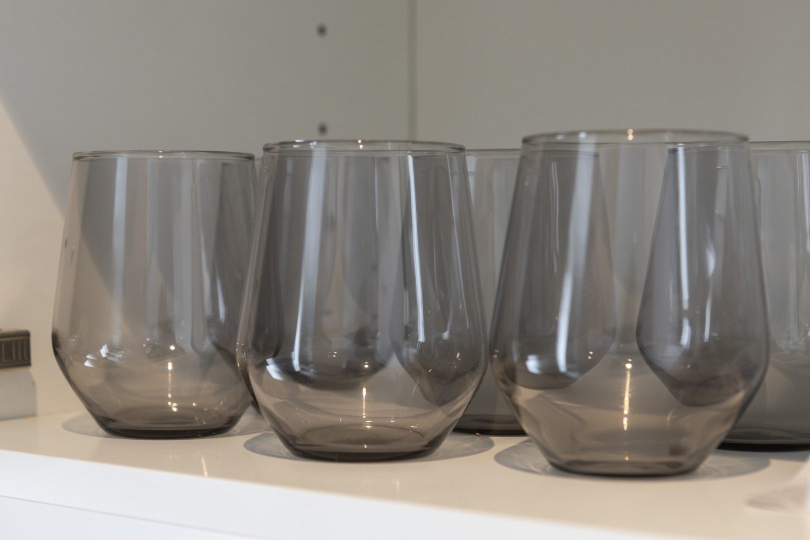 Juego de vasos de cristal ahumado en Cauce4