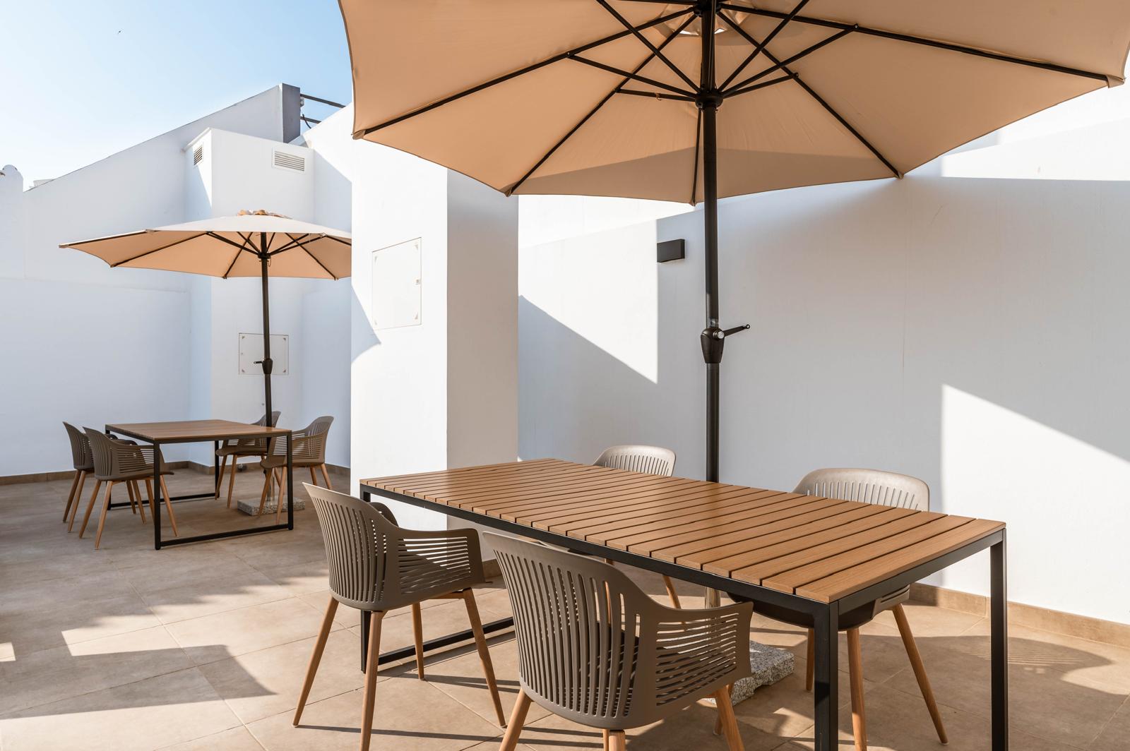 Solárium y comedor en la azotea de Cauce4
